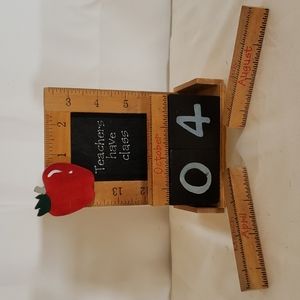 Teachers desk calendar